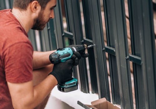 Key Mistakes to Avoid When Hiring a Fence Contractor